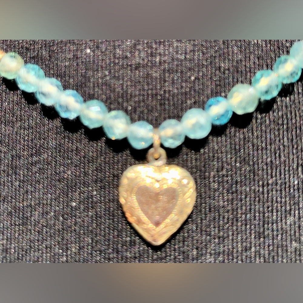 HAND CRAFTED Blue Gold apatite Heart Pendant necklace Dainty Feminine Metallic - Picture 3 of 9